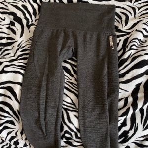 Gym shark leggings